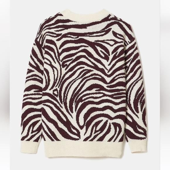 Women' Zebra Print Crew-Neck Pullover Sweater - Picture 1 of 6